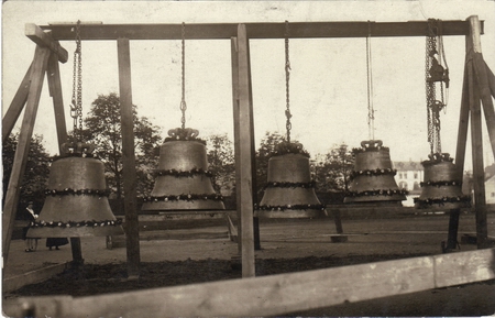 Zdjcie wykonane w 1929 roku na placu przed kocioem w. Anny.